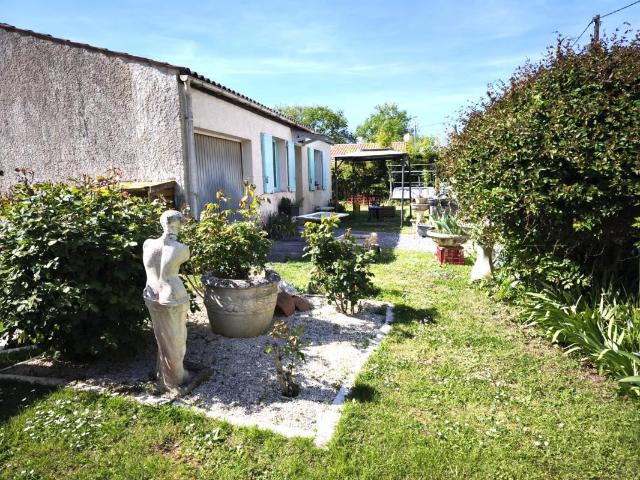 Maison vente à Saintes, Pisany