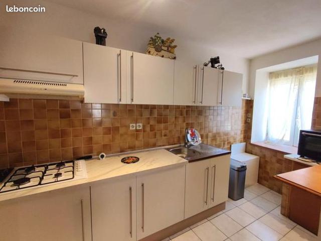 Maison vente à Narbonne, Ornaisons
