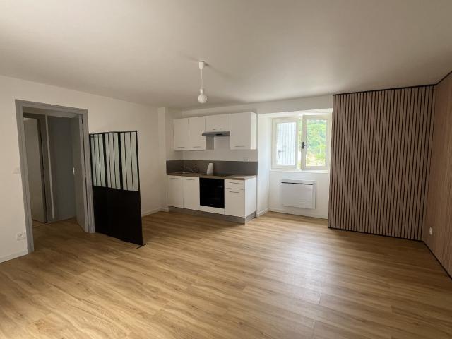 Maison location à Tournon-sur-Rhône, Lamastre