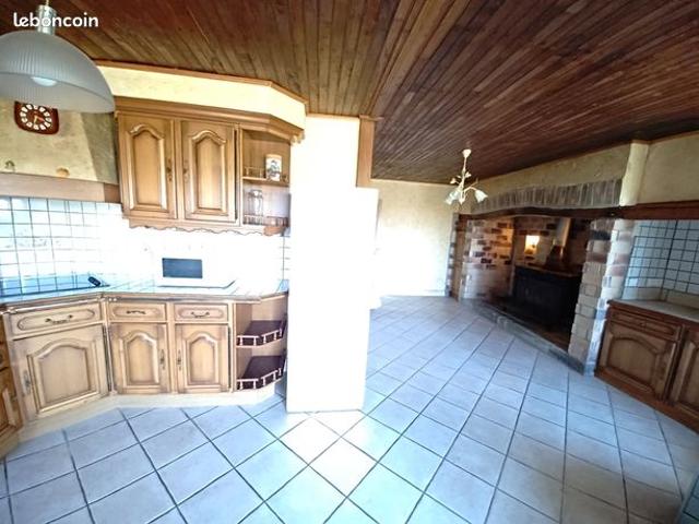 Maison vente à Mauriac, Pleaux