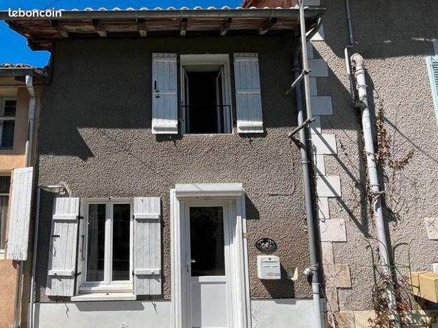 Maison vente à Confolens, Lesterps