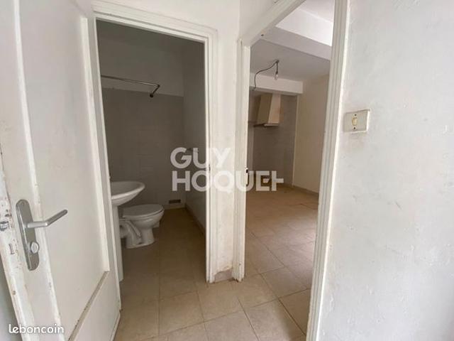 Maison vente à Narbonne, Escales