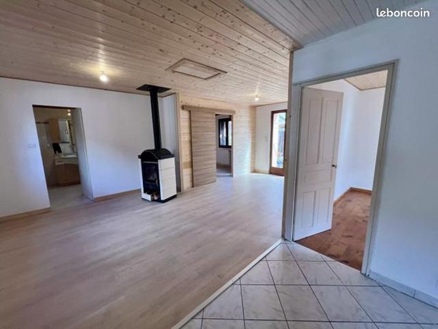 Maison vente à Chambéry, Ecole