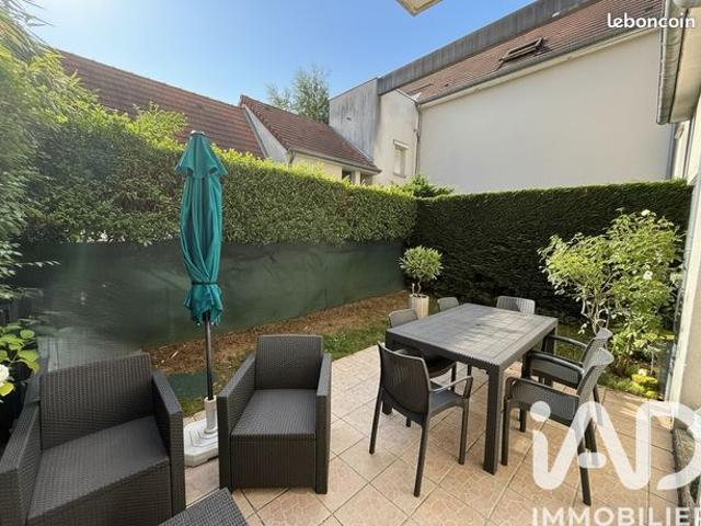 Maison vente à Versailles, Plaisir