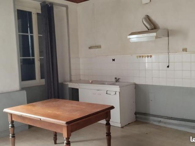 Maison vente à Niort, Chef-boutonne