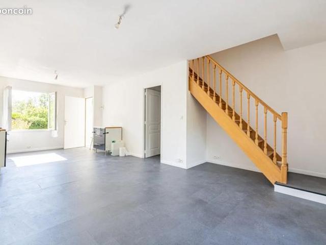 Maison vente à Évry, Echarcon