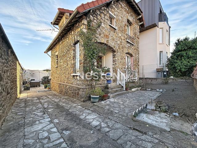 Maison vente à Quartier Les Hauts d'Issy / Les Epinettes / Le Fort, Issy-les-Moulineaux