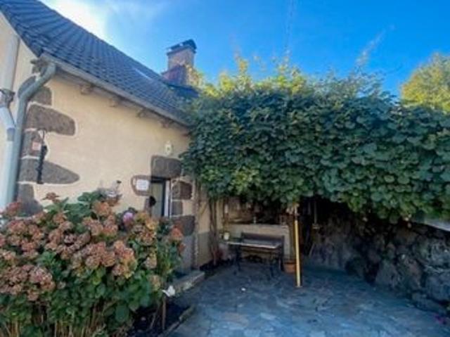 Maison vente à Mauriac, Saint-chamant