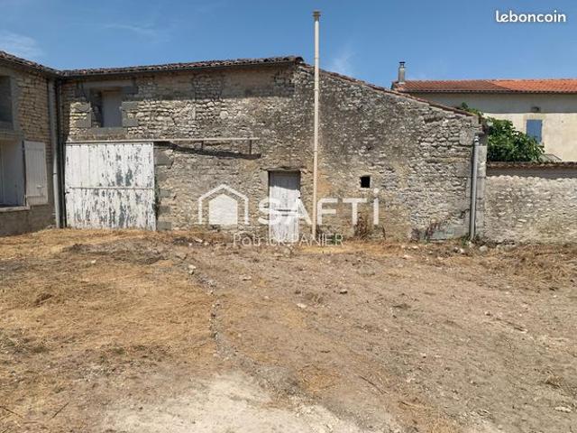 Maison vente à Saint-Jean-d'Angély, Paillé