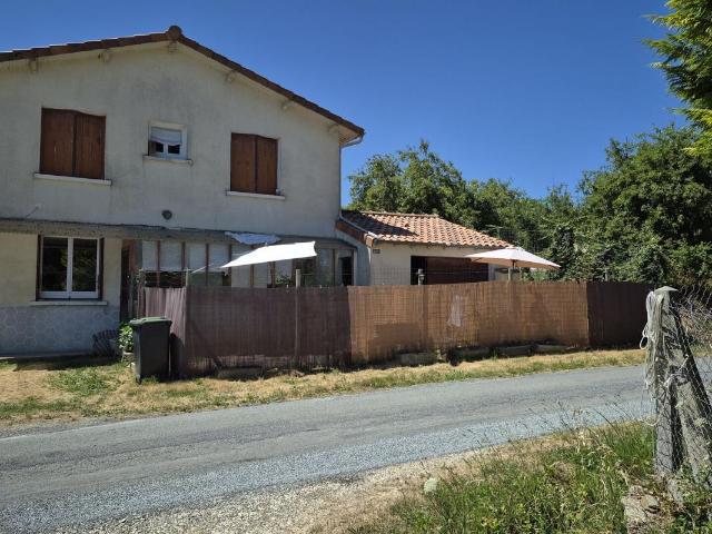 Maison vente à Nontron, Saint-saud-lacoussière