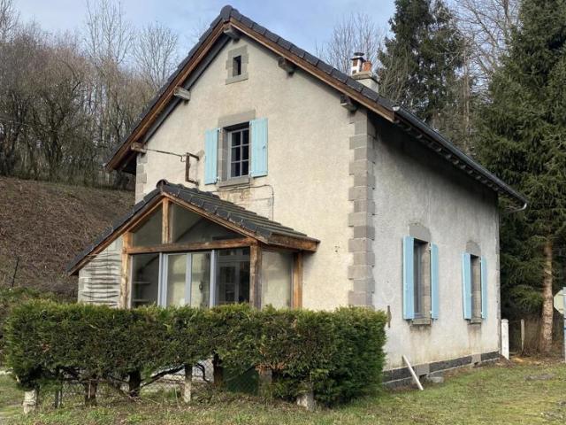Maison vente à Saint-Flour, Lugarde