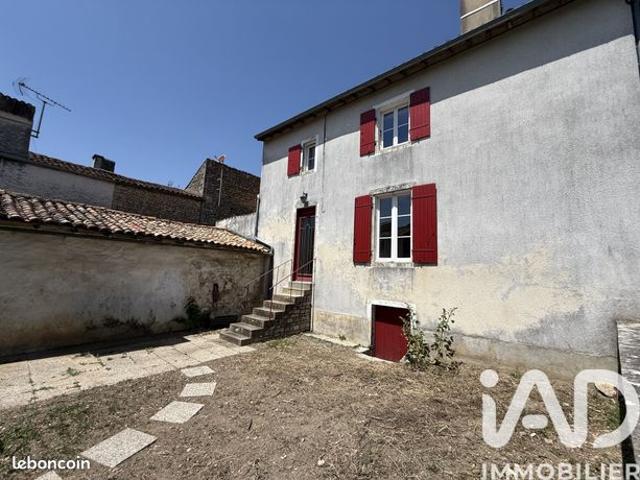 Maison vente à Niort, Chef-boutonne