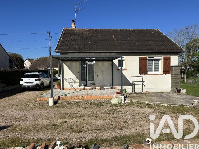 Maison vente à Saint-Amand-Montrond, Chezal-benoît