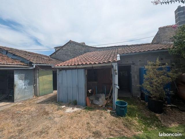 Maison vente à Angoulême, Trois-palis