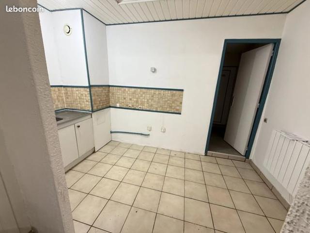 Maison vente à Lille, Croix