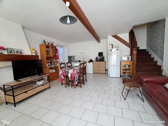 Maison vente à Saint-Jean-d'Angély, Louzignac