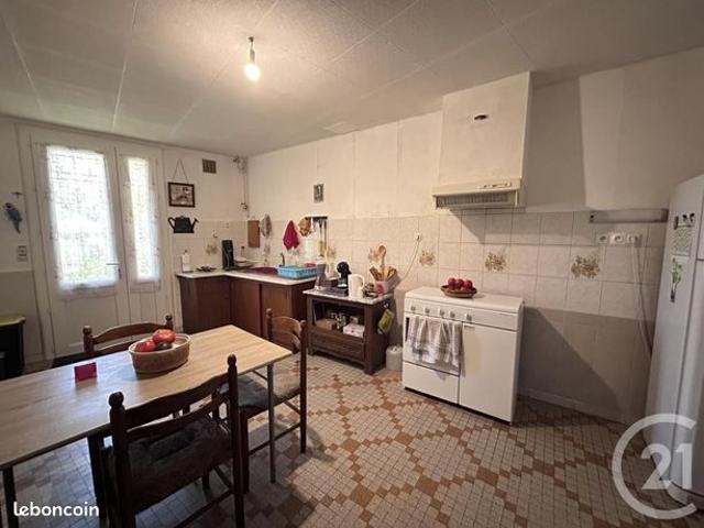 Maison vente à Confolens, Abzac