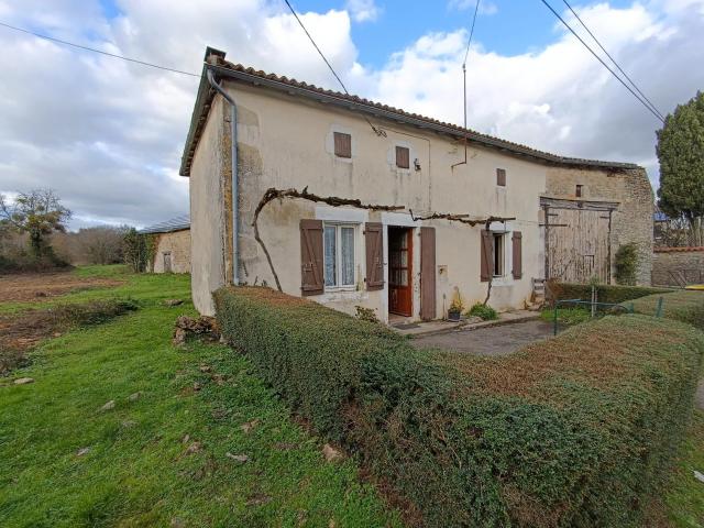 Maison vente à Confolens, Nanteuil-en-vallée