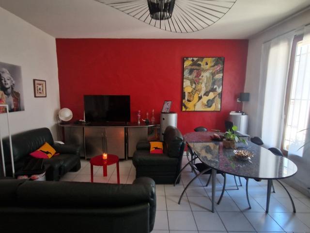 Maison vente à Nîmes, Montcalm-République