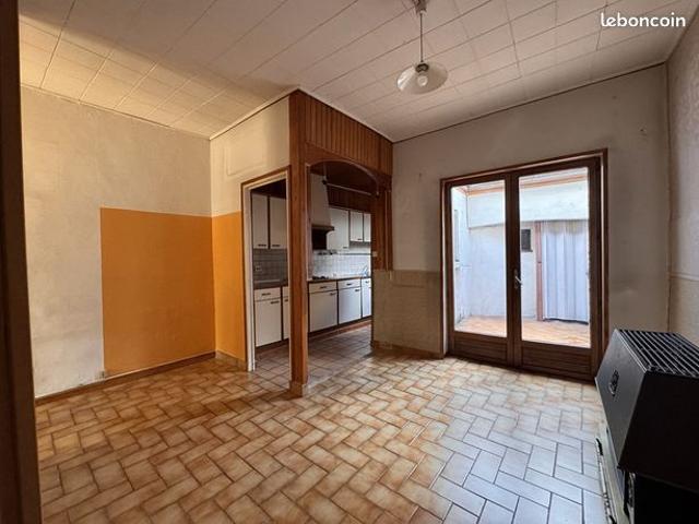 Maison vente à Lille, Croix