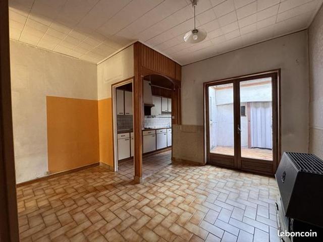 Maison vente à Lille, Croix