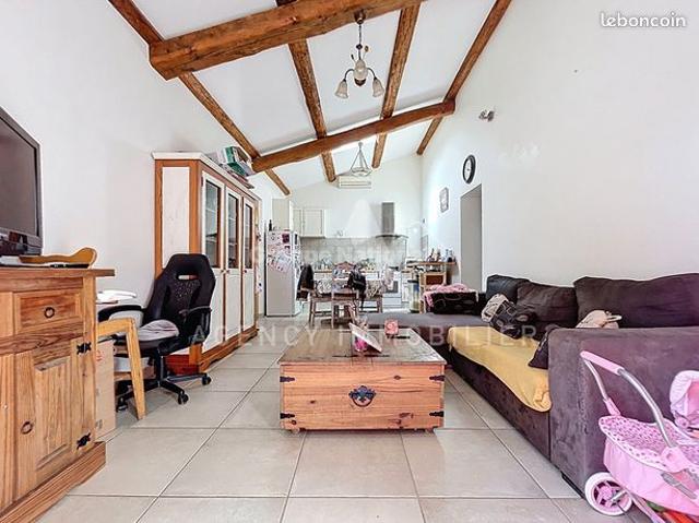 Maison vente à Arles, Cabannes