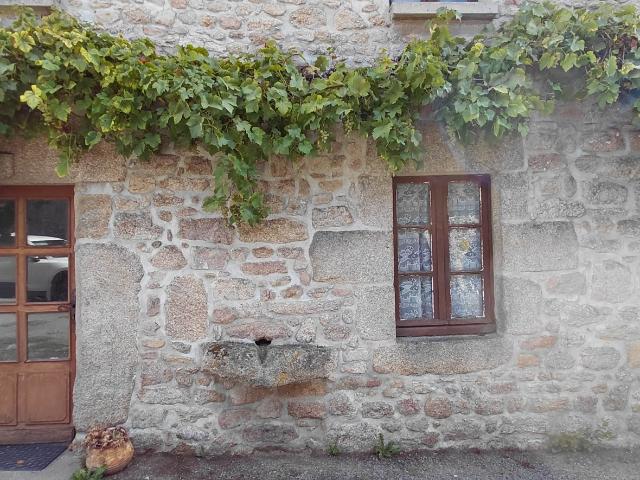 Maison vente à Bellac, Folles