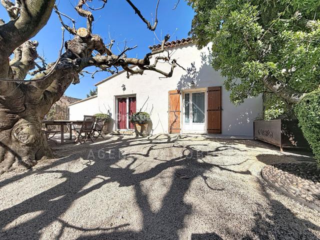 Maison vente à Arles, Cabannes
