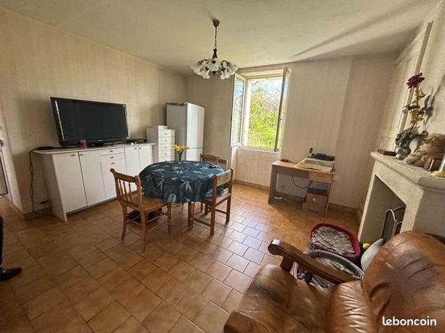 Maison vente à Loches, Descartes