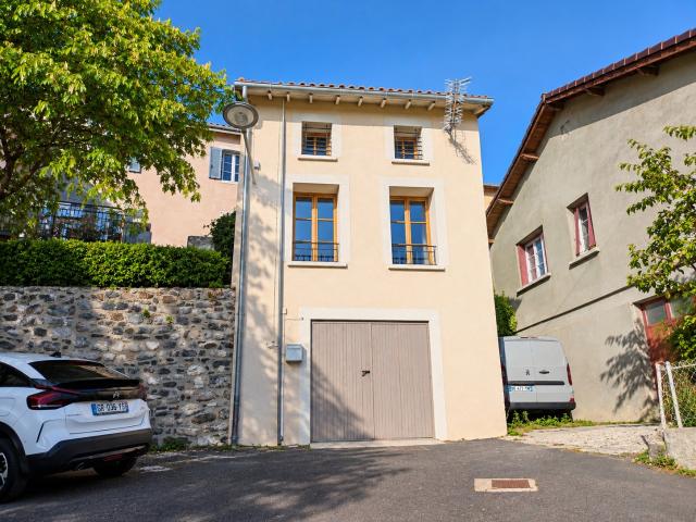 Maison vente à Gergovie, La Roche-Blanche