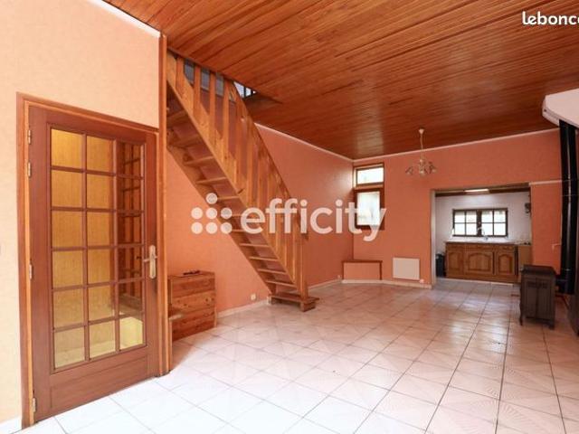Maison vente à Lille, Croix