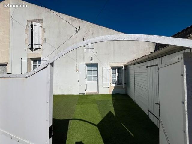 Maison vente à Saint-Jean-d'Angély, Doeuil-sur-le-mignon