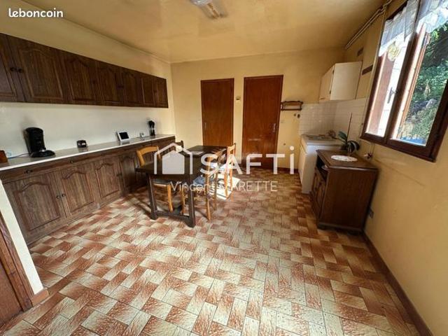 Maison vente à Nîmes, Saint-maximin