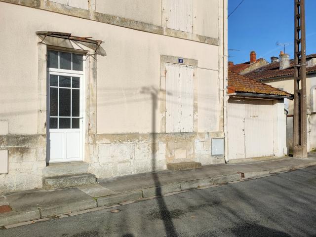 Maison vente à Saint-Jean-d'Angély, Saint-jean-d'angély