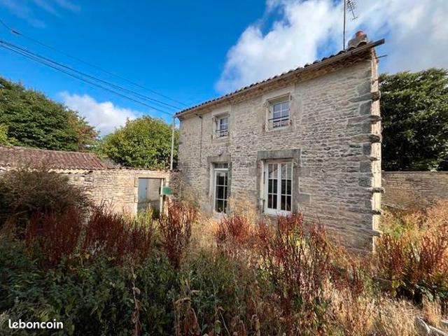 Maison vente à Saint-Jean-d'Angély, Aumagne