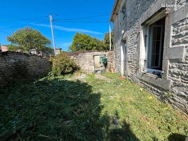 Maison vente à Saint-Jean-d'Angély, Aumagne