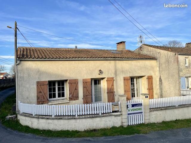 Maison vente à Saint-Jean-d'Angély, Saint-savinien