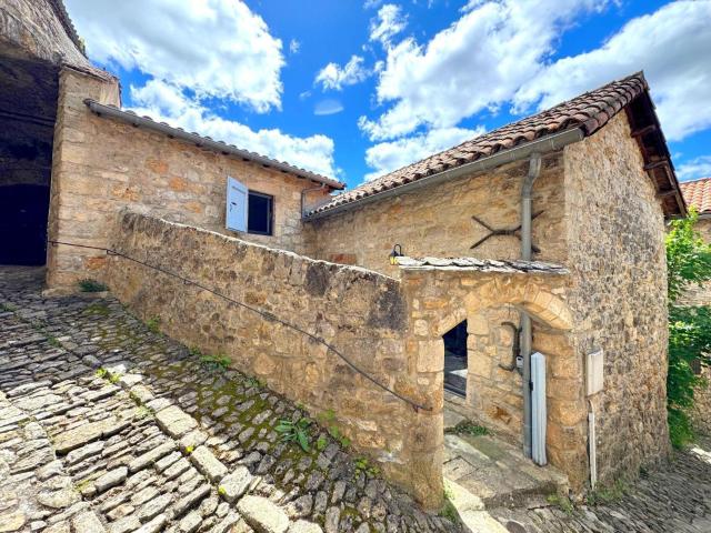 Maison vente à Millau, Mostuéjouls