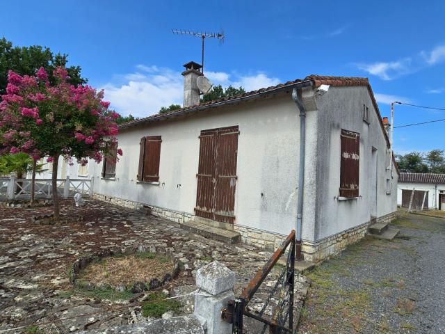 Maison vente à Montmorillon, Charroux