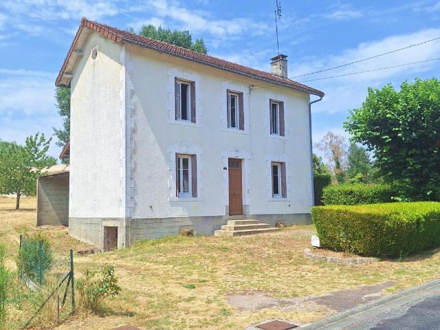Maison vente à Nontron, Champniers-et-reilhac