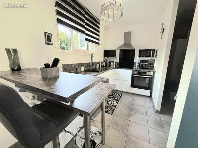 Maison vente à Mauriac, Champs-sur-tarentaine-marchal