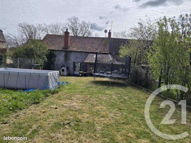 Maison vente à Saint-Amand-Montrond, Grossouvre