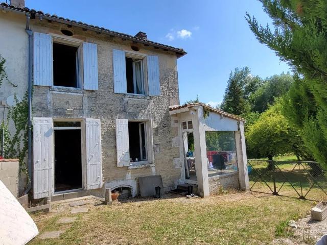 Maison vente à Saint-Jean-d'Angély, Antezant-la-chapelle
