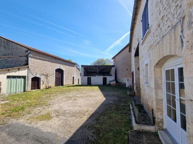 Maison vente à Angoulême, Chazelles
