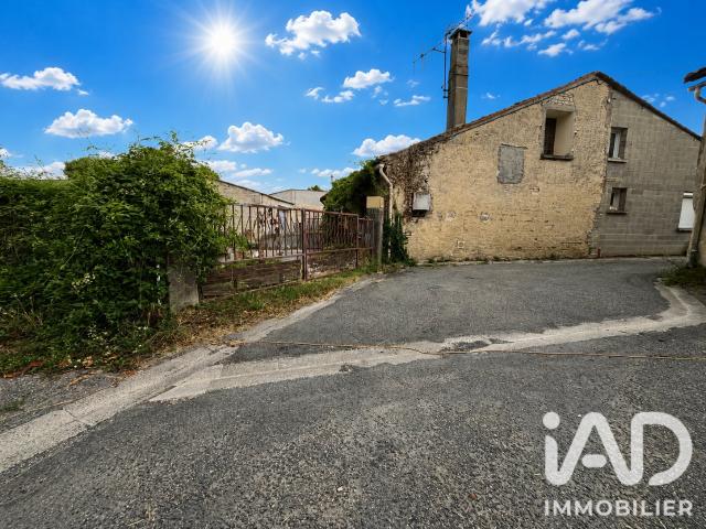 Maison vente à Confolens, Les Gours