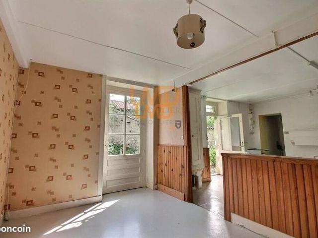 Maison vente à Saint-Jean-d'Angély, Les Touches-de-périgny
