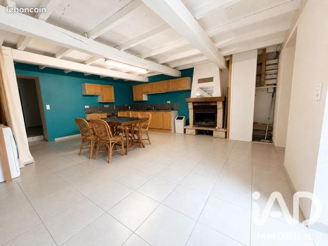 Maison vente à Confolens, Les Gours