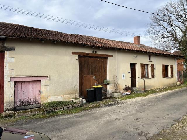 Maison vente à Confolens, Tessonnière