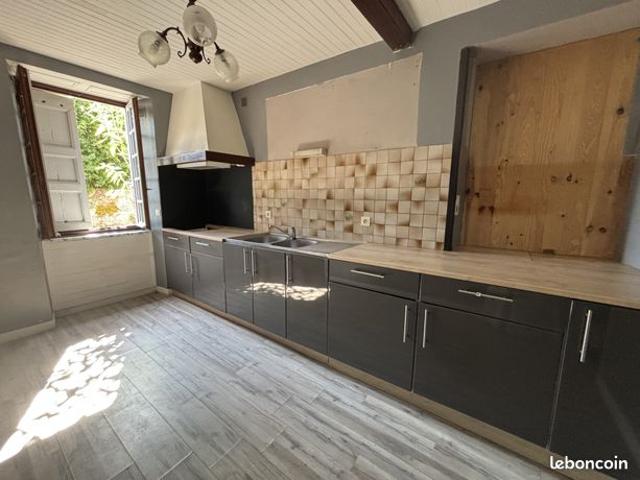 Maison vente à Largentière, Saint-privat