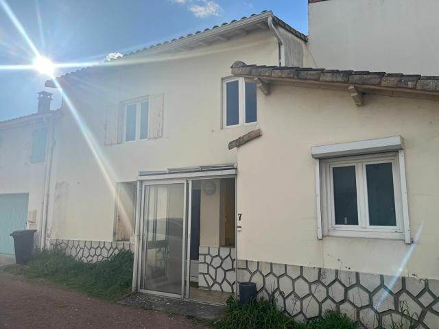 Maison vente à Champs des Chêvres, Médis